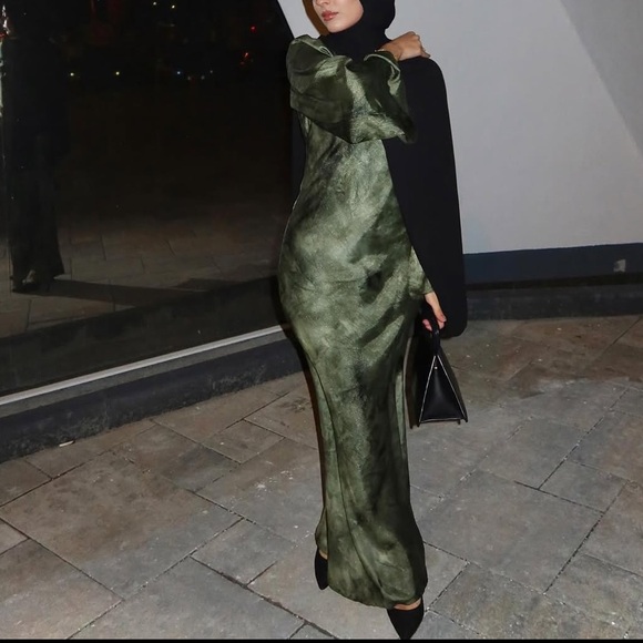 PODUR | Dresses | Podur Emerald Dark Sea Satin Dress | Poshmark